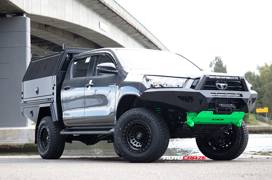 TOYOTA HILUX FUEL ZEPHYR MATTE BLACK