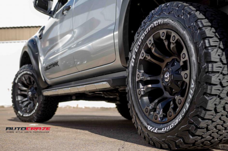 FORD-RANGER-VAPOR-BLACK-MACHINED-WITH-DARK-TINT