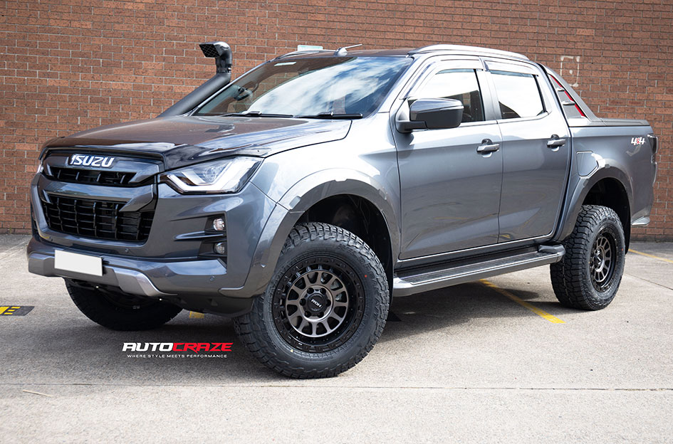 ISUZU DMAX ROH ASSAULT MATT BLACK WITH BLACK BOLTS AND GRAPHITE FACE