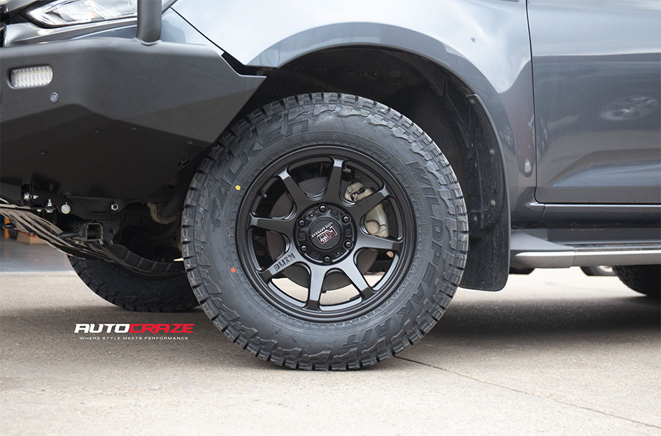 ISUZU MUX KING GRAPPLER SATIN BLACK