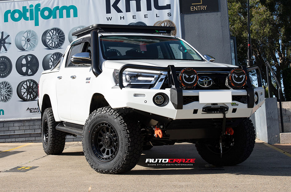 Toyota Hilux Kmc Omega Xd Satin Black