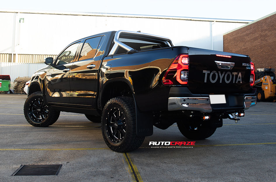 TOYOTA HILUX MOTO METAL MO962 GLOSS BLACK MILLED ACCENTS