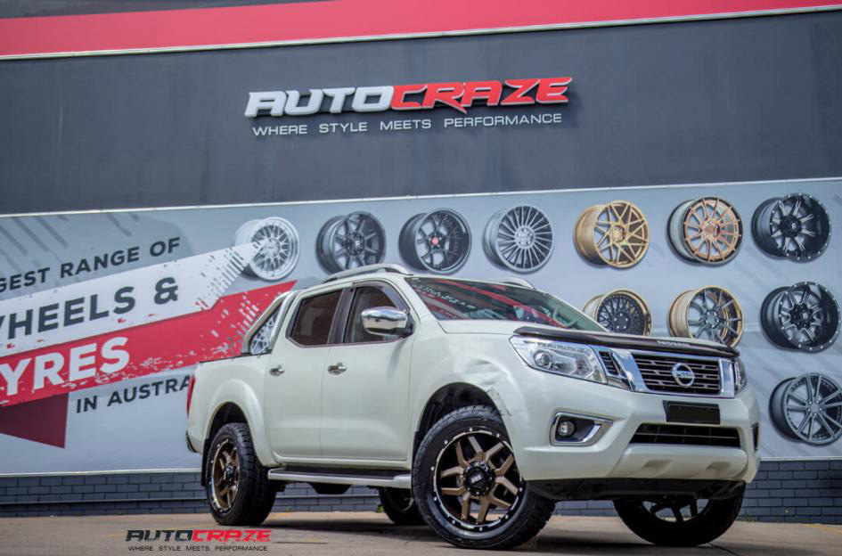  Grelha Nissan Navara branca GD07 Rodas Nitto Pneus Terra Grappler Tiro frontal