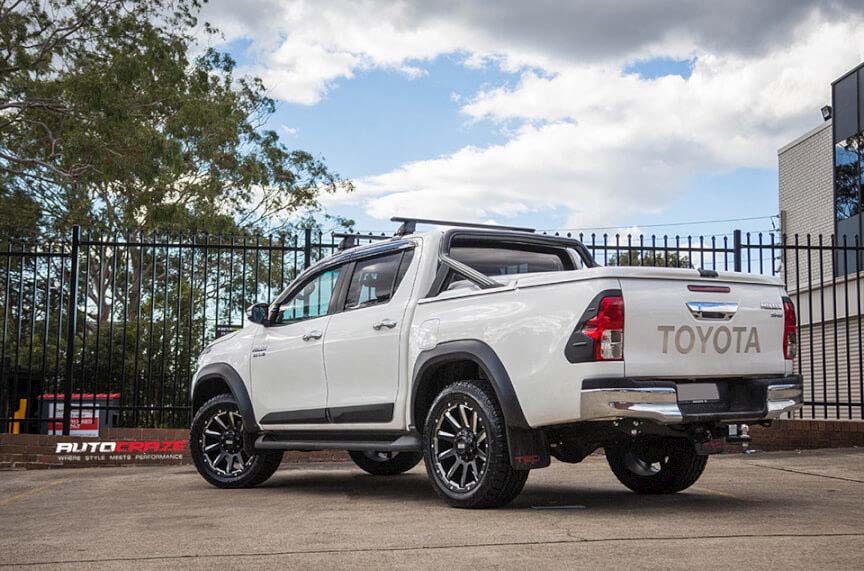 Toyota Hilux Wheels | Toyota Hilux Rims and Tyres Packages | Autocraze ...