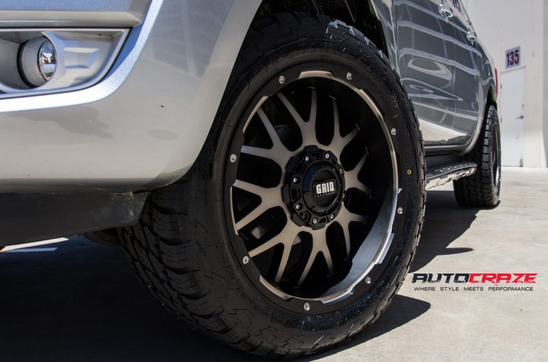 Silberner Ford Ranger Grid GD03 Matte Bronze Felgen Front Closeup Wheel Shot