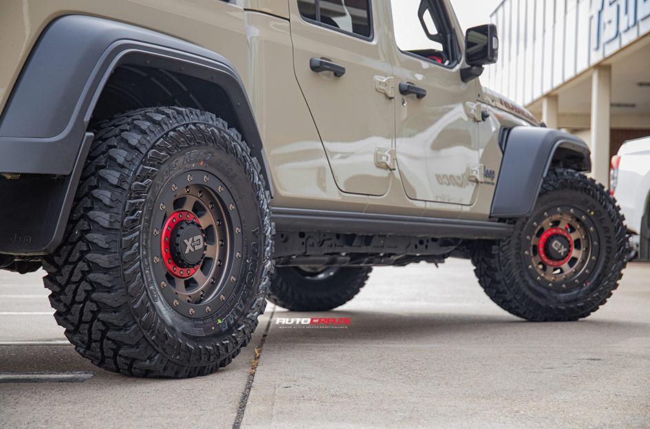 JEEP GLADIATOR FMJ XD SATIN BLACK WITH DARK TINT 1618968107 | Car ...