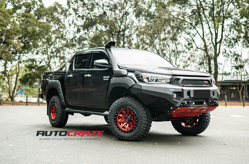 TOYOTA HILUX 4WD COVERT CANDY RED BLACK LIP 1580780670 | Car gallery ...