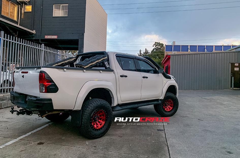 TOYOTA HILUX 4WD COVERT CANDY RED BLACK LIP 1597708202 | Car gallery ...