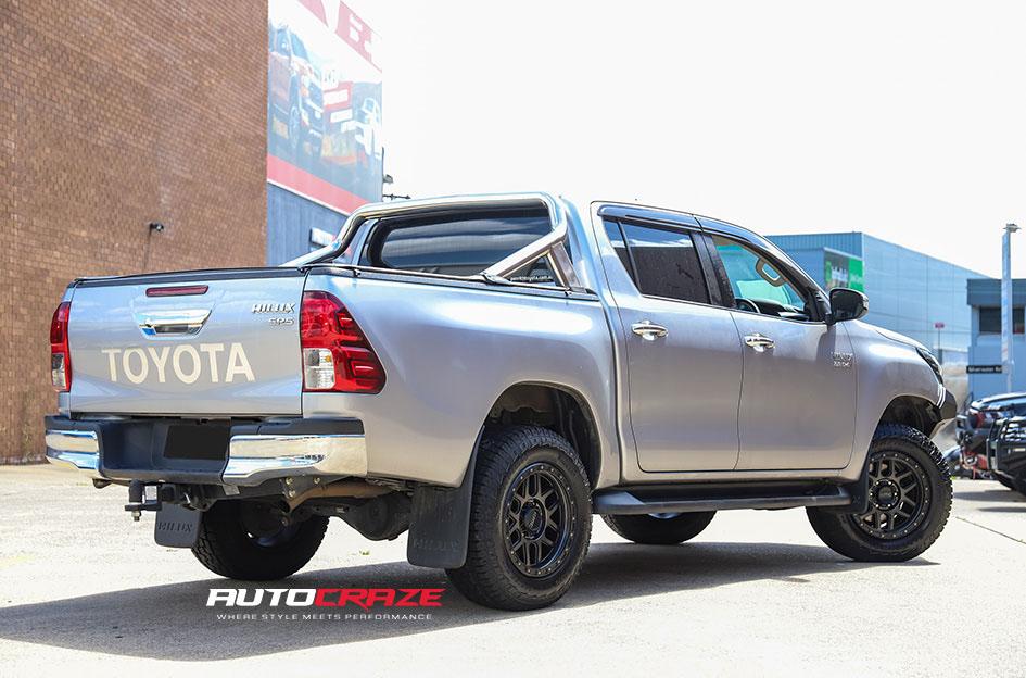 TOYOTA HILUX 4WD KM544 MESA SATIN BLACK GLOSS BLACK LIP 1583296219 ...