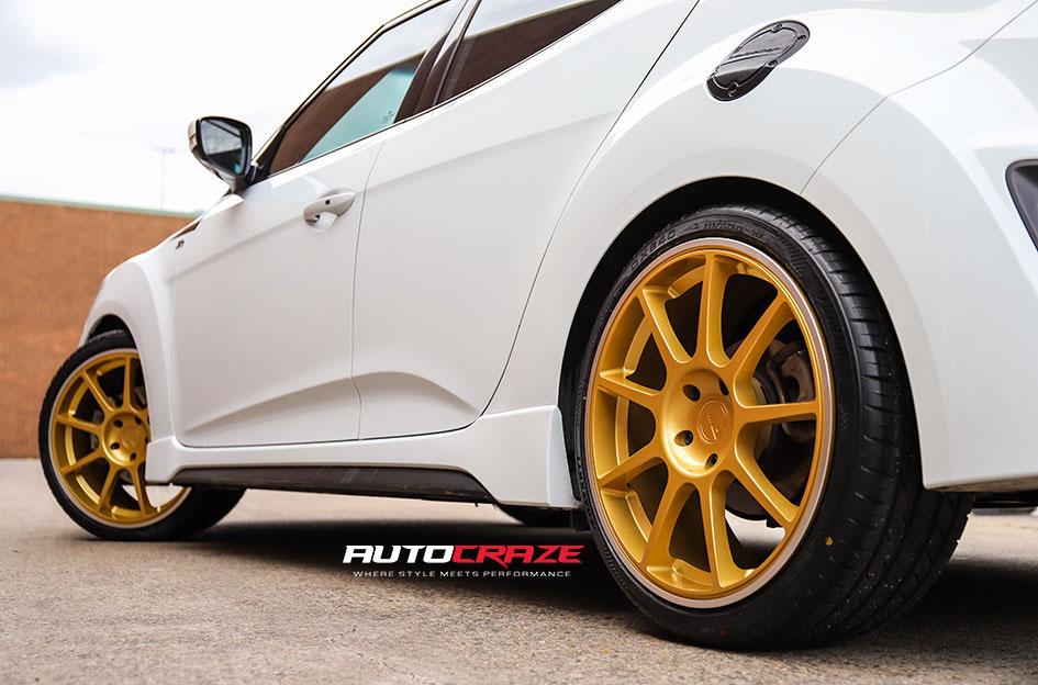 HYUNDAI VELOSTER MR138 GOLD MACHINED LIP 1584492250 | Car gallery ...