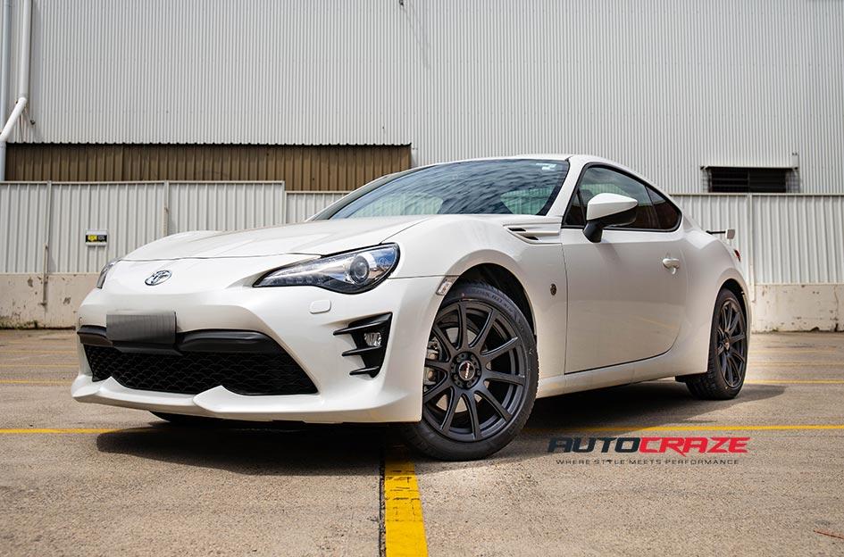 TOYOTA 86 CARBINE BLACK SUEDE 1546830347 | Car gallery|- Auto Craze