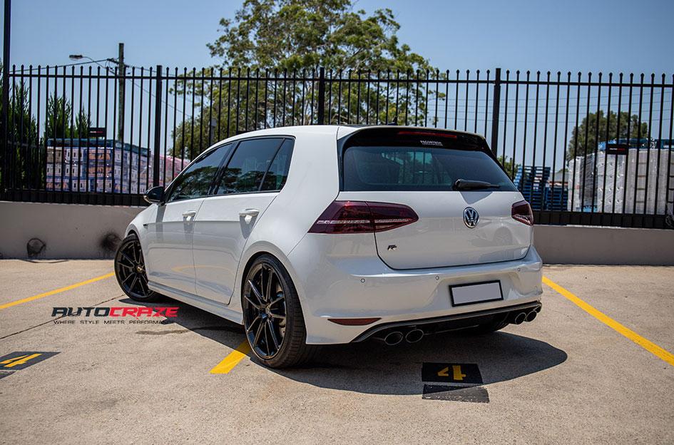 VOLKSWAGEN GOLF DFS GLOSS BLACK 1548908886 | Car gallery|- Auto Craze